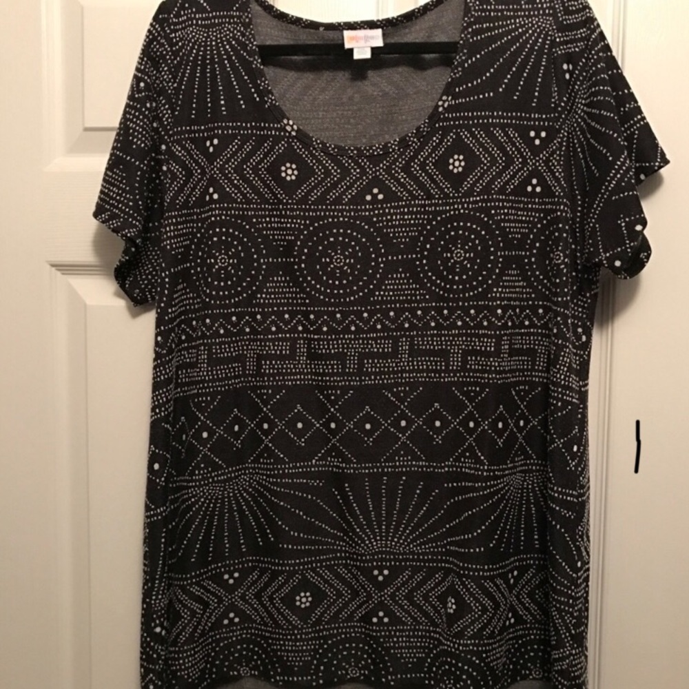 Lularoe Classic Tee